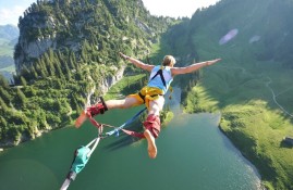 半岛体育app下载-周冠宇赛点兑现，费城76人淘汰阿森纳晋级四强，主帅激动落泪